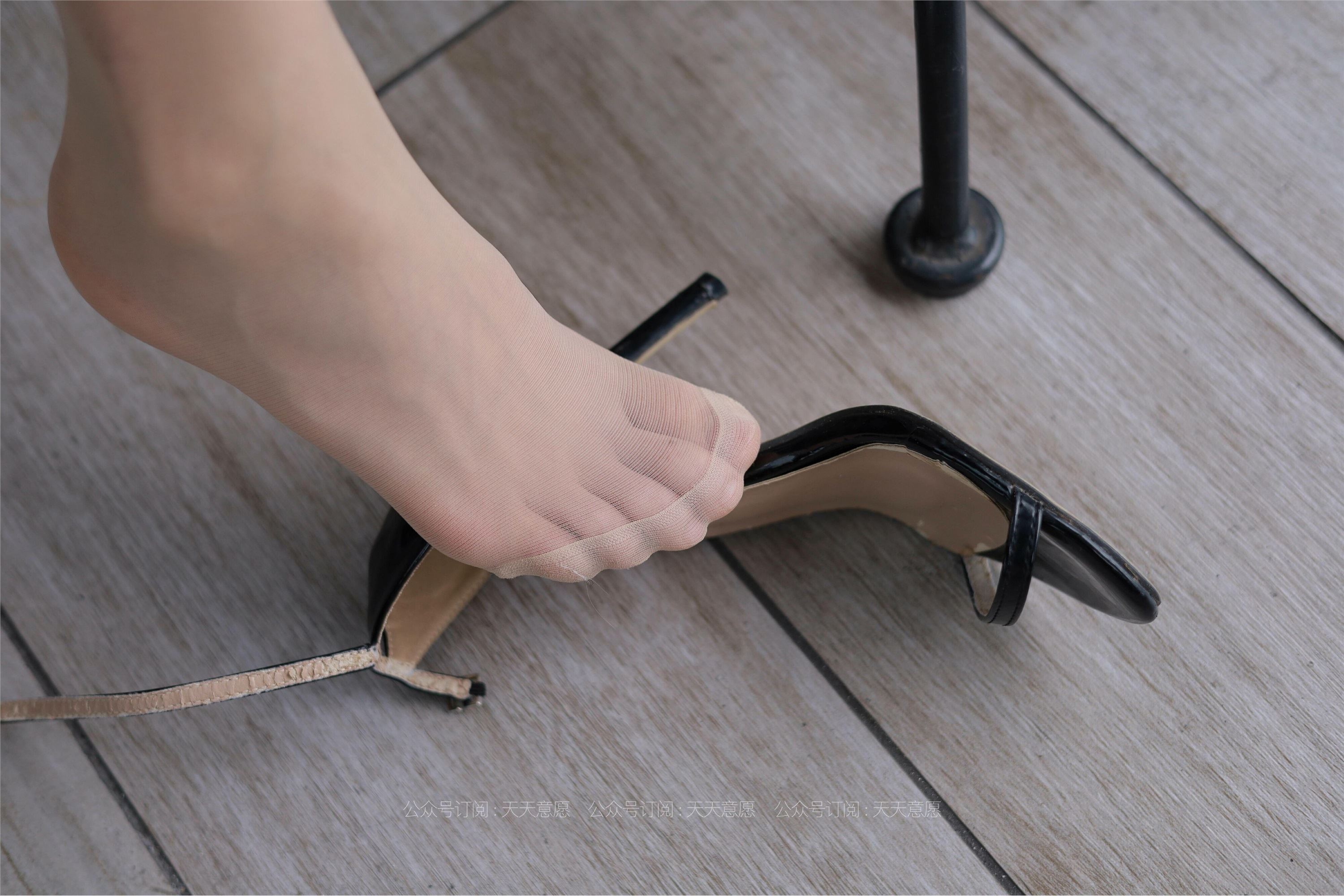 IESS异思趣向  2021.07.08 丝享家855：小六《白色OL装》